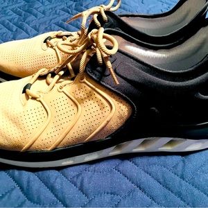 Johnston and Murphy Activate Luxe U-Throat Size 11M